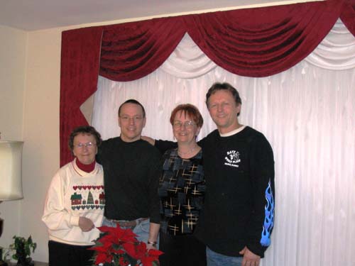 2003_12_22 156 Betty David Sandy and Mark