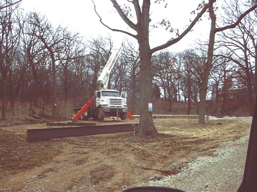 2003_12_18 005 Truck Setting the Steel