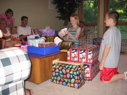 2005_07_15 076 Allison and more Presents